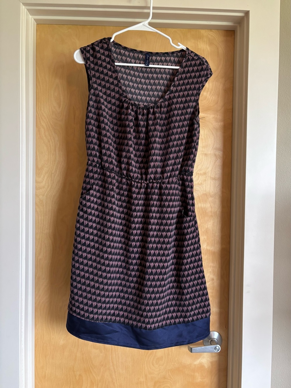 Geometric Print Cap Sleeve Cinched Waist Dress Pockets Navy Mauve M